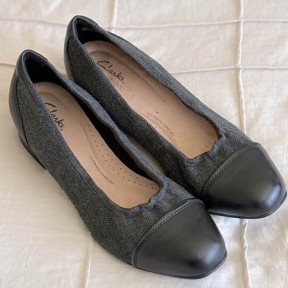 Clarks Ultimate Comfort Loafers – Black & Charcoal Herringbone, Size 9 (NWOT) - Picture 1 of 4
